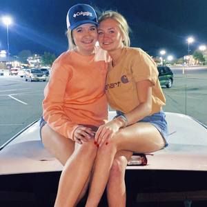 Meet your Posher, Halie